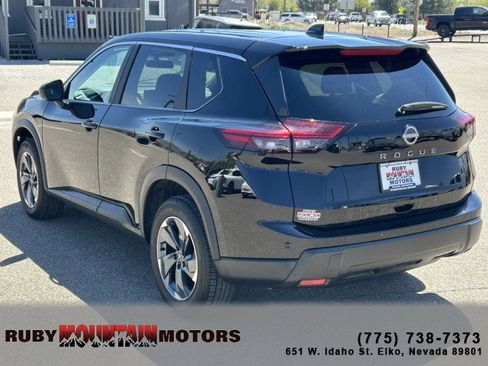 Used 2025 Nissan Rogue SV FWD image 5