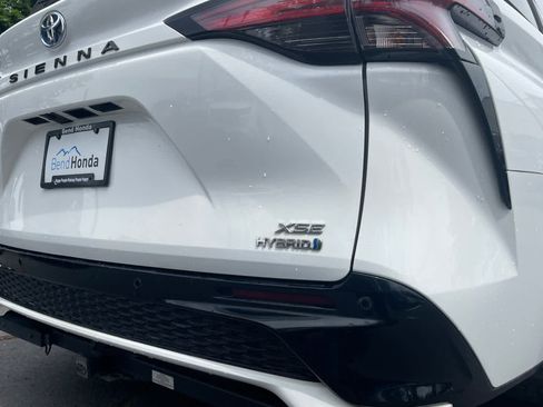 Used 2023 Toyota Sienna XSE w/ XSE Plus Package AWD/4WD image 14