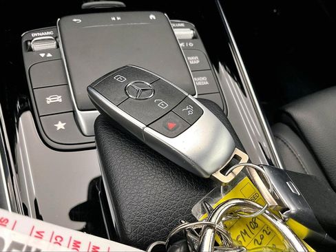 Certified 2022 Mercedes-Benz GLB 250 image 12