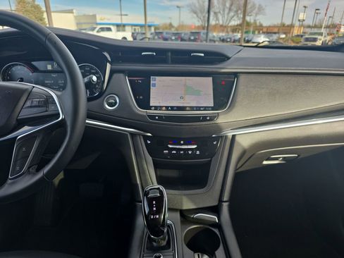 Used 2025 Cadillac XT5 Premium Luxury image 18