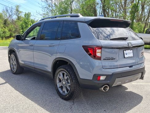 Used 2025 Honda Passport TrailSport image 4