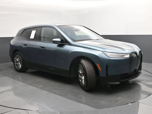 Used 2023 BMW iX xDrive50 w/ Ultimate Package 2 AWD/4WD image 34