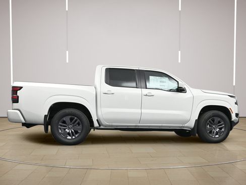 Certified 2025 Nissan Frontier SV w/ SV Convenience Package RWD image 22