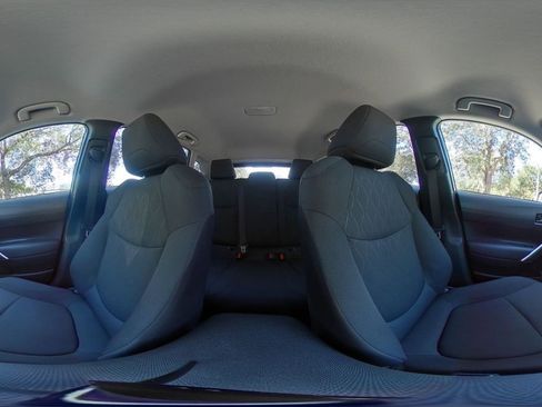 Used 2025 Toyota Corolla Cross LE image 36