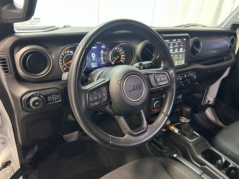 Used 2022 Jeep Wrangler Unlimited Sport AWD/4WD image 2
