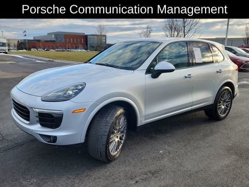 Used 2018 Porsche Cayenne Platinum Edition image 3