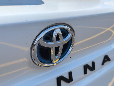 Used 2024 Toyota Sienna XLE FWD image 10