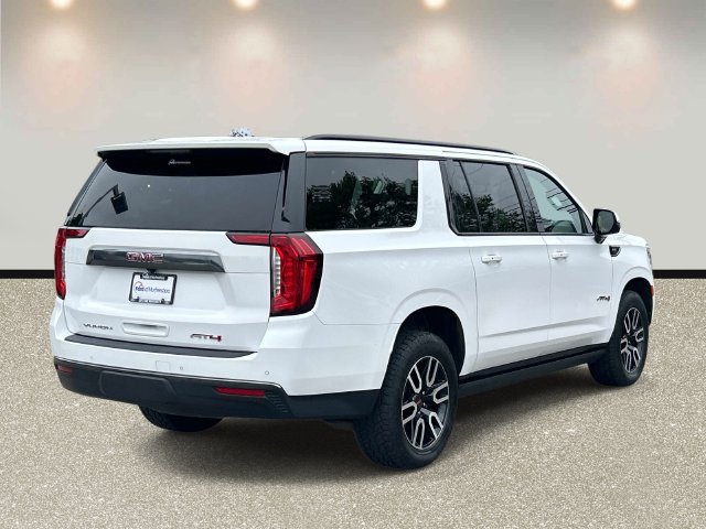 Used 2022 GMC Yukon XL AT4 w/ Technology Package AWD/4WD image 5