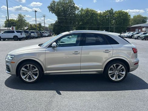 Used 2017 Audi Q3 2.0T Premium Plus w/ Premium Plus Package FWD image 8
