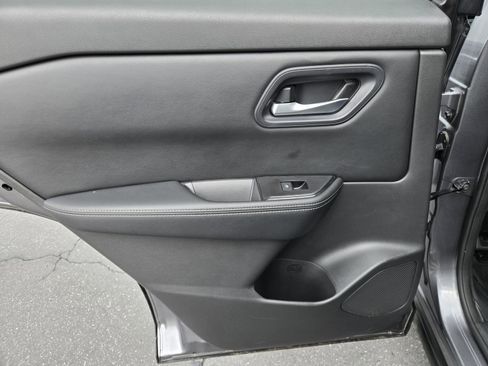 Used 2024 Nissan Rogue SV image 24