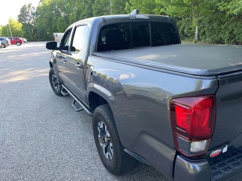 Used 2022 Toyota Tacoma SR w/ SR Convenience Package RWD image 14