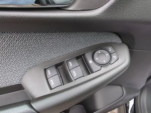 New 2026 Chevrolet TrailBlazer LT w/ LT Cold Weather Package FWD image 12