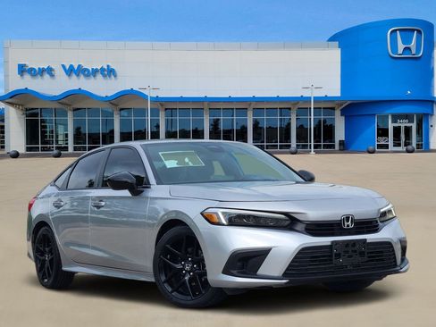 Used 2024 Honda Civic Sport image 1