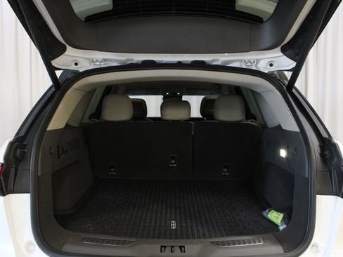 Used 2024 Lincoln Nautilus Premier AWD/4WD image 30