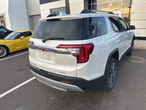 Used 2023 GMC Acadia SLT w/ Preferred Package image 6