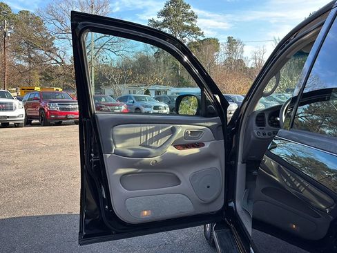 Used 2007 Toyota Sequoia Limited image 9