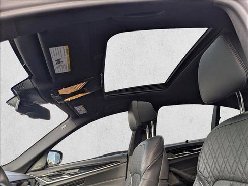 Used 2019 BMW M550i xDrive w/ Premium Package image 17