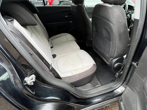 Used 2018 Chevrolet Trax LT FWD image 9