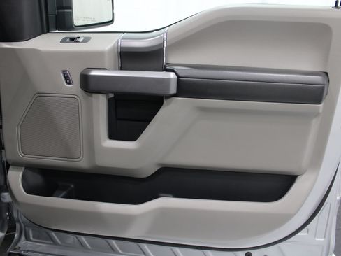 Used 2020 Ford F150 XLT w/ Equipment Group 302A Luxury AWD/4WD image 25