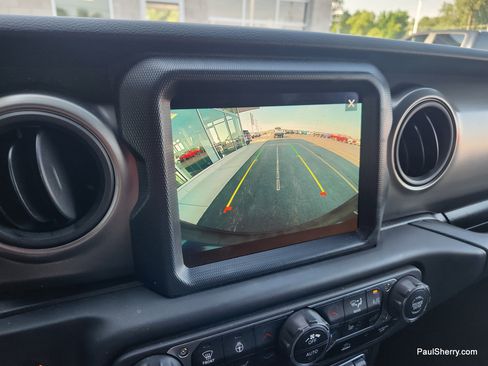 Used 2023 Jeep Wrangler Unlimited w/ Sun & Screen Package AWD/4WD image 40