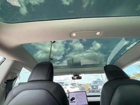 Used 2019 Tesla Model 3 Standard Range Plus image 18