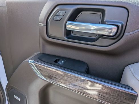 Certified 2022 Chevrolet Silverado 2500 LTZ w/ LTZ Premium Package image 27