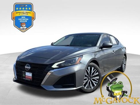 Certified 2023 Nissan Altima 2.5 SV FWD image 1
