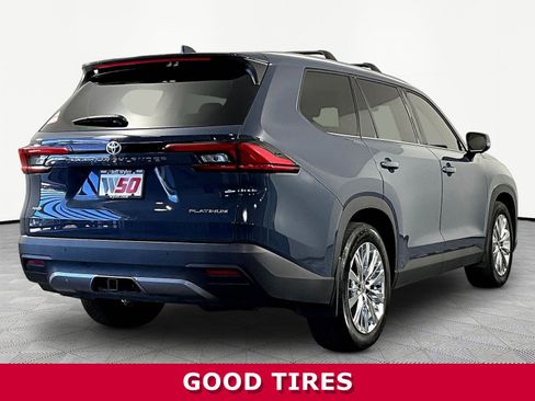 Used 2024 Toyota Grand Highlander AWD image 6