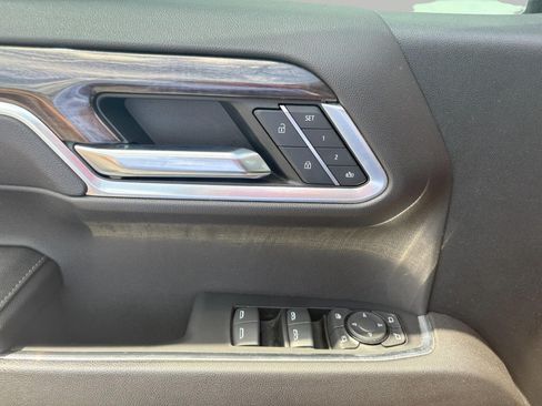 Used 2023 Chevrolet Silverado 1500 LTZ AWD/4WD image 12