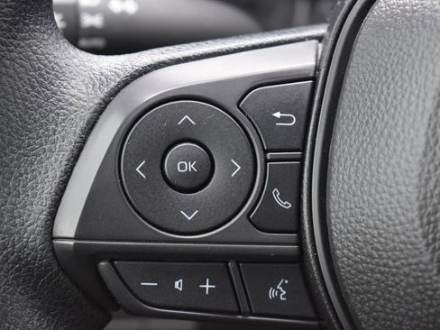 Used 2025 Toyota Corolla LE FWD image 6