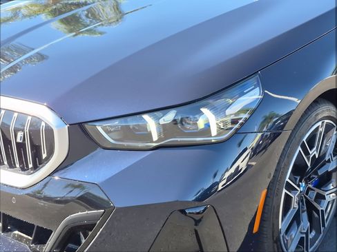 Used 2026 BMW i5 eDrive40 w/ M Sport Package RWD image 6