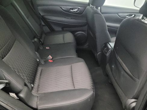 Used 2018 Nissan Rogue SV AWD/4WD image 19