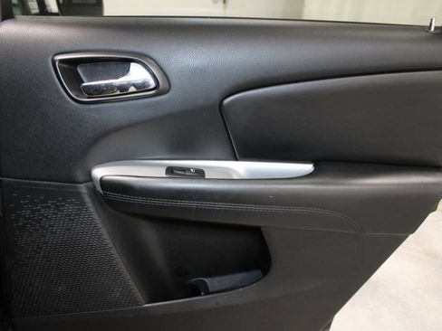 Used 2019 Dodge Journey SE w/ Connectivity Group FWD image 27