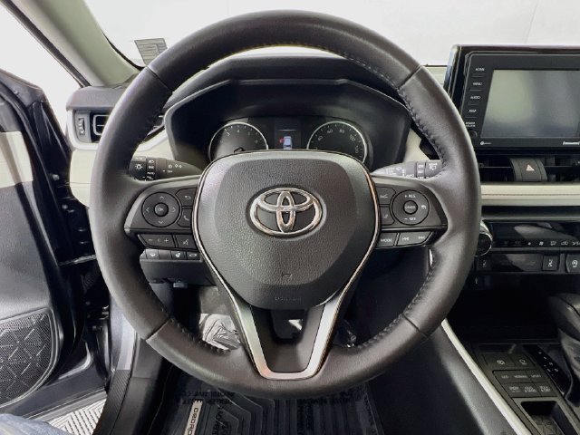 Used 2021 Toyota RAV4 XLE w/ Convenience Package AWD/4WD image 10