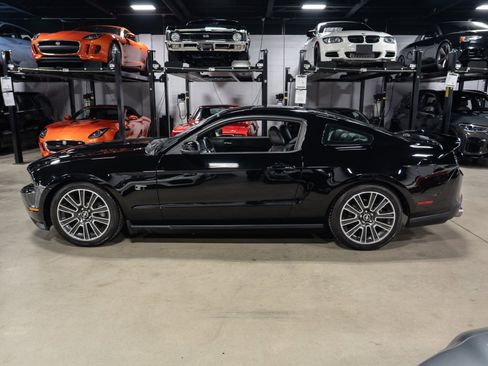 Used 2010 Ford Mustang GT image 3