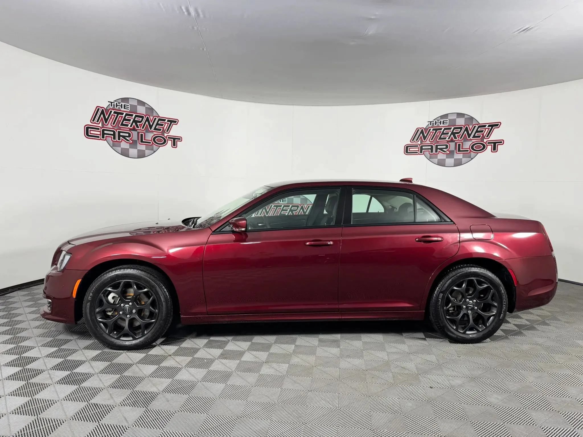 Used 2023 Chrysler 300 Touring L w/ Comfort Group AWD/4WD image 4