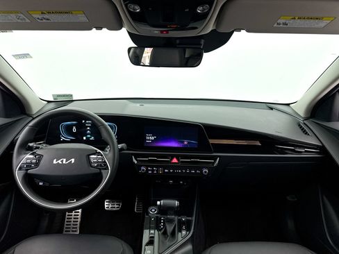 Used 2025 Kia Niro EX Touring FWD image 21