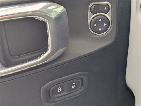 Used 2022 Jeep Wrangler Unlimited Sport image 9