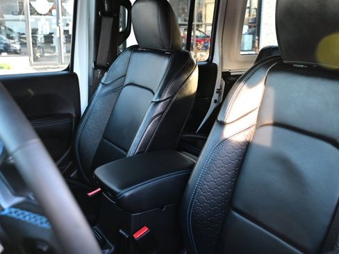 Used 2024 Jeep Wrangler High Altitude image 14