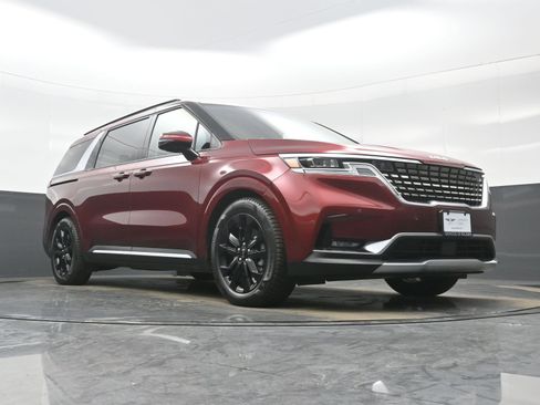 Used 2022 Kia Carnival SX Prestige image 29