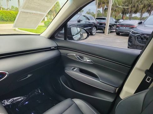 Used 2022 Genesis GV70 2.5T w/ Advanced Package AWD/4WD image 16