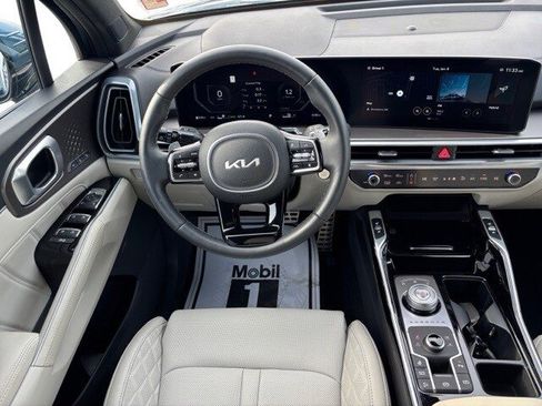 Certified 2025 Kia Sorento SX Prestige image 14