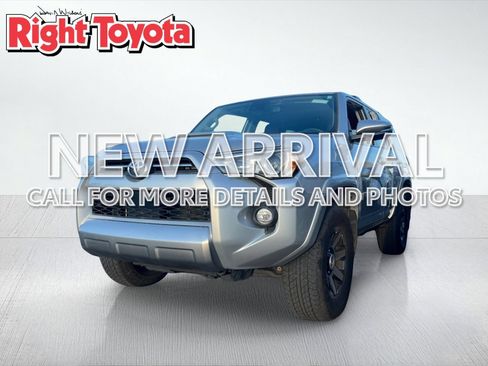 Used 2023 Toyota 4Runner TRD Off-Road Premium w/ Moonroof Package AWD/4WD image 1