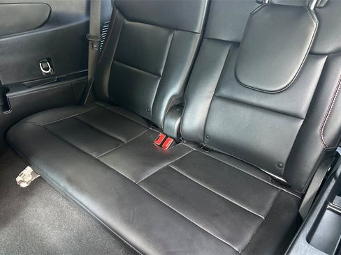 Used 2024 Ford Explorer ST-Line w/ Class IV Trailer Tow Package image 15