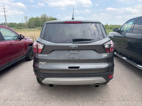 Used 2017 Ford Escape SE FWD image 9