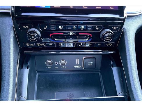 Used 2023 Jeep Grand Cherokee Overland w/ Advanced Protech Group III image 33