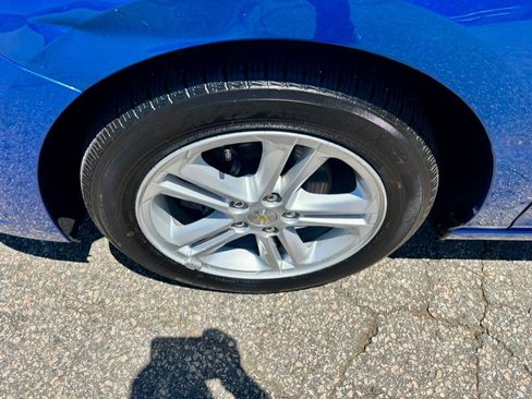 Used 2017 Chevrolet Cruze LT w/ Convenience Package FWD image 37