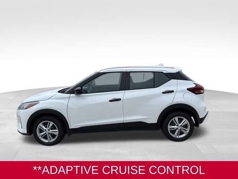 Certified 2025 Nissan Kicks Play S image 3