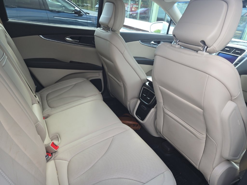 Used 2020 Lincoln Nautilus Reserve AWD/4WD image 3
