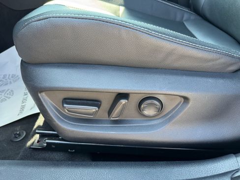 Used 2025 Toyota Camry SE FWD image 14